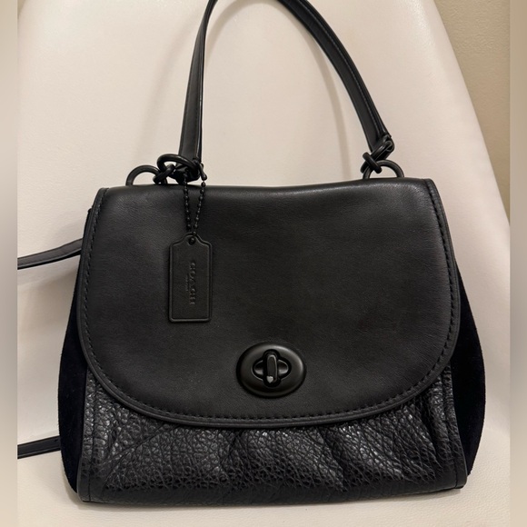 Coach Handbags - Coach Faye Carryall Bag Purse Shoulder Crossbody